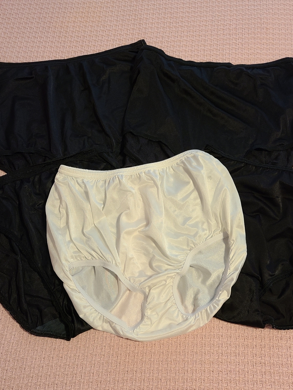 Lot of 5 Vintage Silky Nylon Full Cut Briefs Size M Bali Vanity Fair Etc